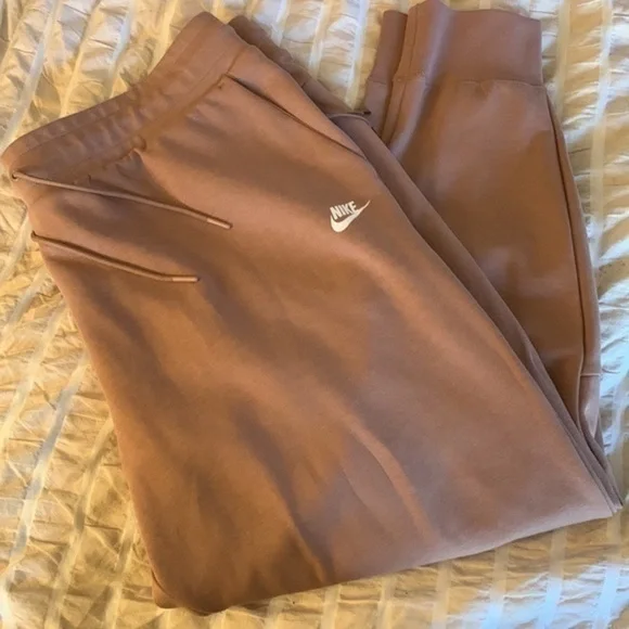 Nike Sportswear Tech Fleece Jogger Pants NWT - Picture 4 of 10